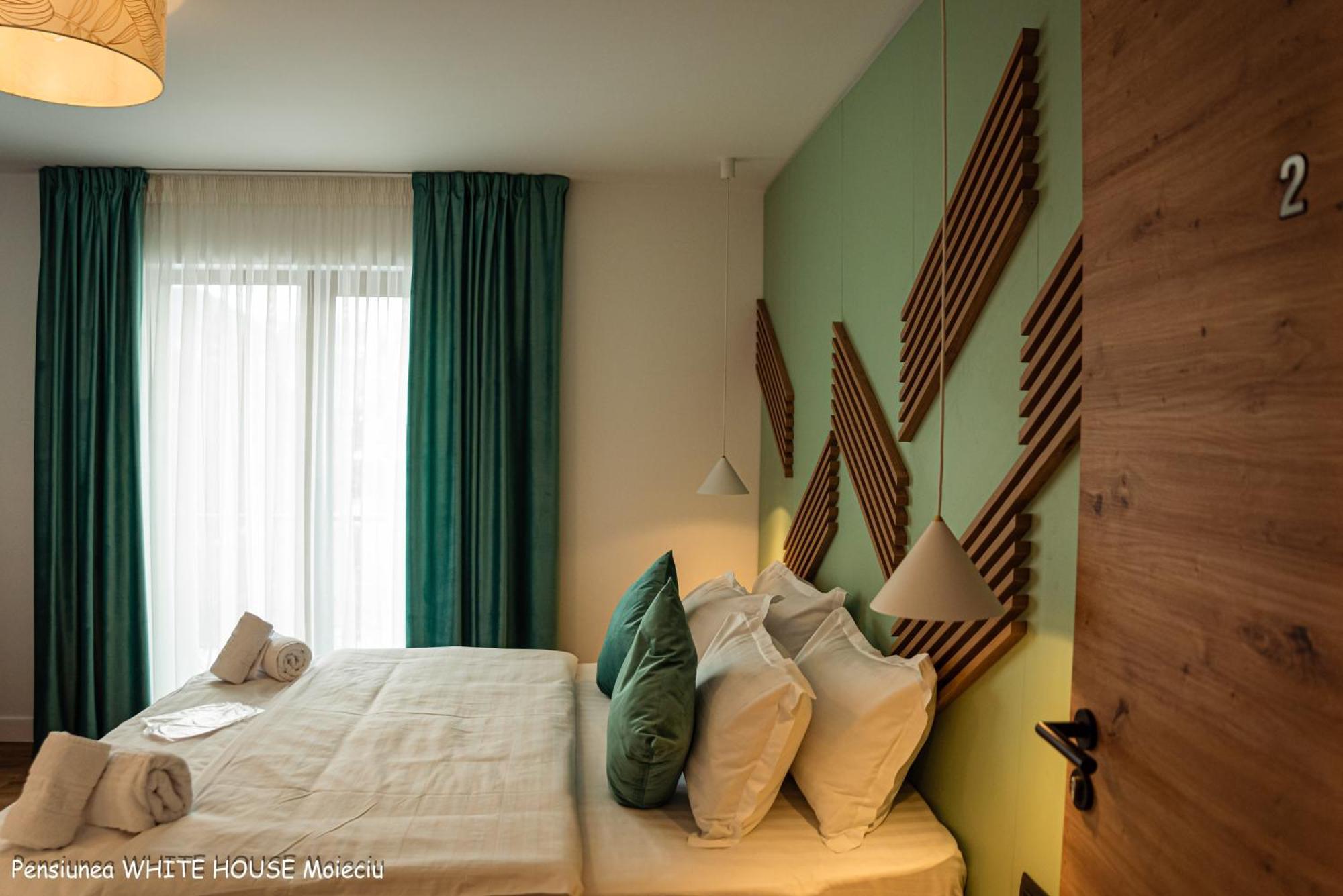 White House Moieciu Otel Moieciu de Jos Dış mekan fotoğraf