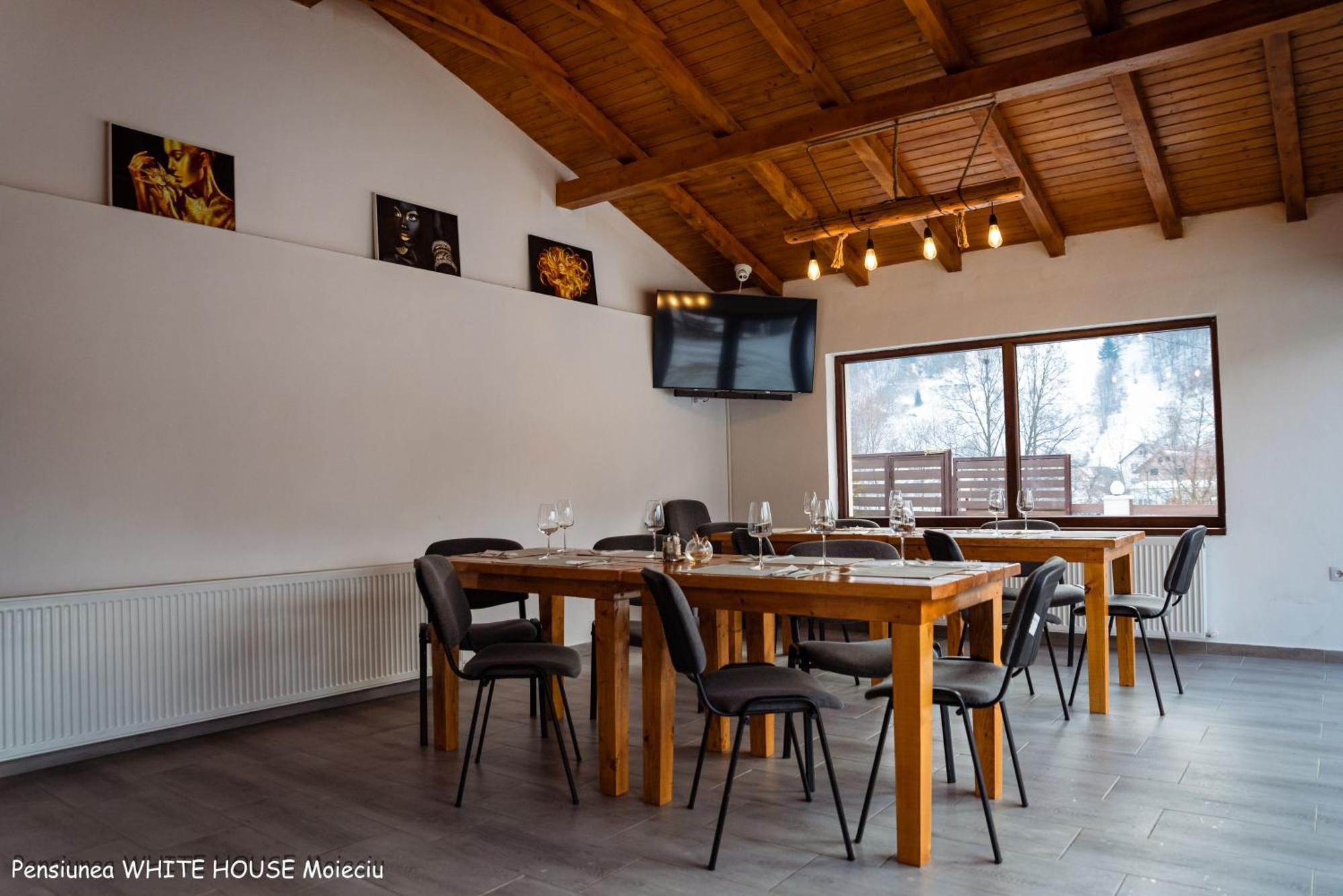 White House Moieciu Otel Moieciu de Jos Dış mekan fotoğraf