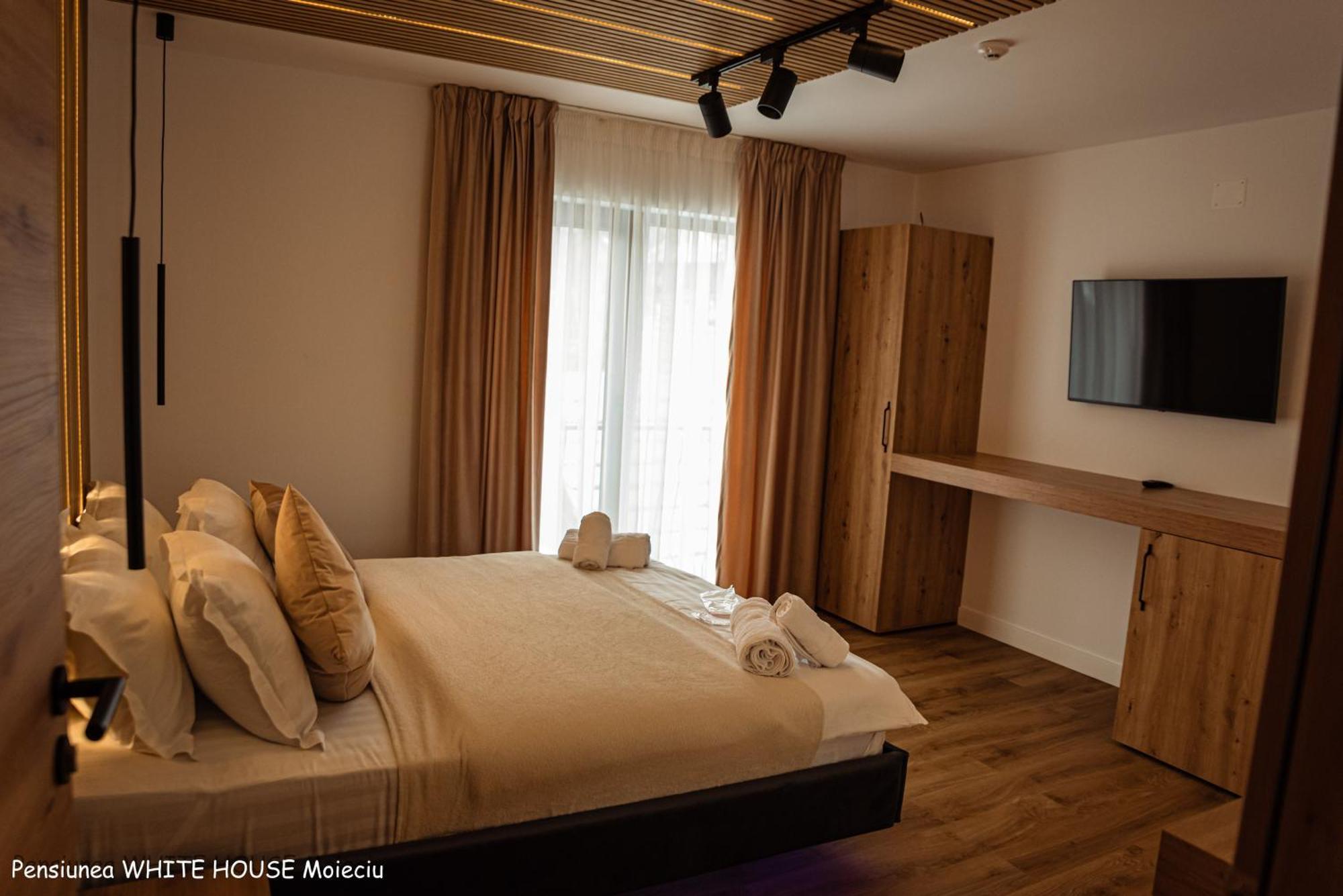 White House Moieciu Otel Moieciu de Jos Dış mekan fotoğraf